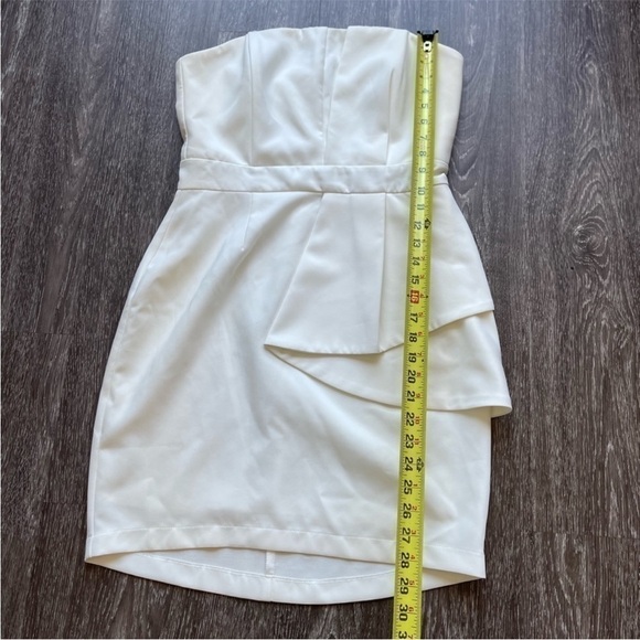 Adelyn Rae strapless special occasion dress. Size Medium - Picture 8 of 13